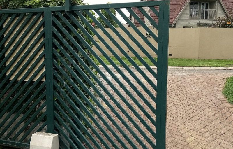 Security-gate-with-gate-motor-800x650-1 (1)